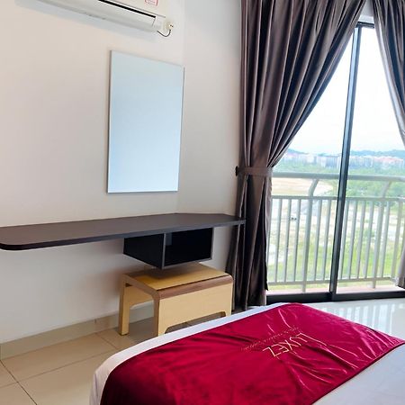 Marina Heights Hotel Residences Lumut Exterior photo