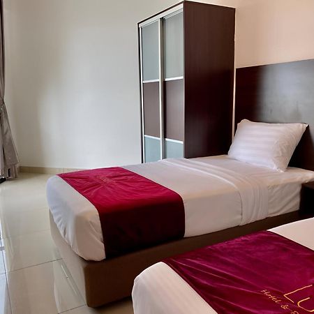 Marina Heights Hotel Residences Lumut Exterior photo
