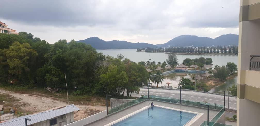 Marina Heights Hotel Residences Lumut Exterior photo