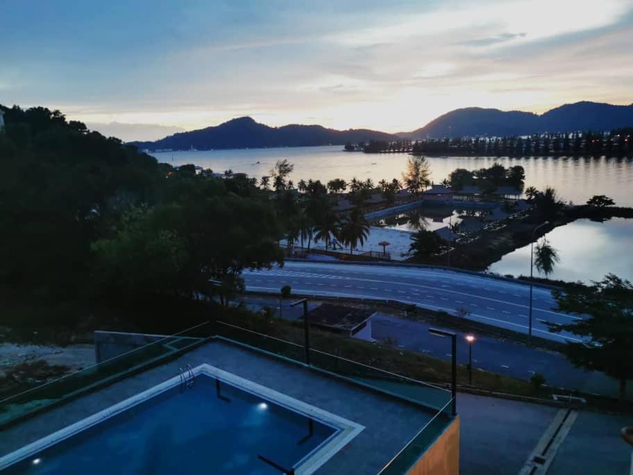 Marina Heights Hotel Residences Lumut Exterior photo