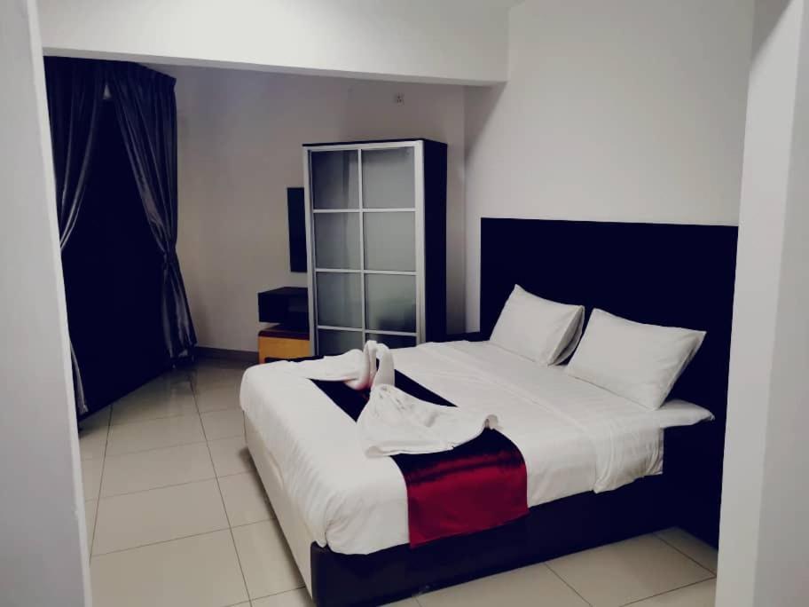 Marina Heights Hotel Residences Lumut Exterior photo