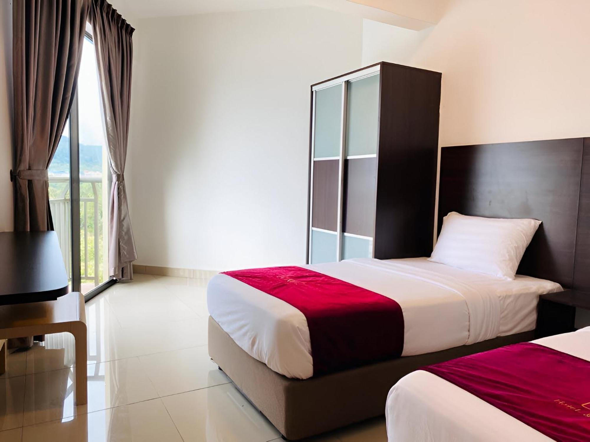 Marina Heights Hotel Residences Lumut Exterior photo